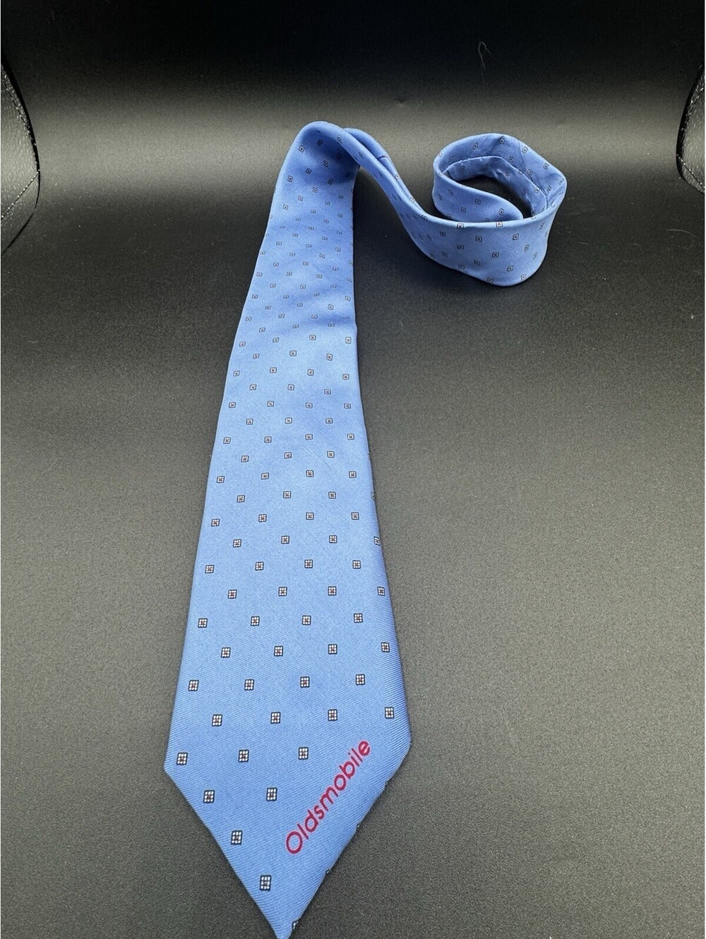 Vintage 1970s Oldsmobile Division Salesman Tie GM Blue Logo 56”